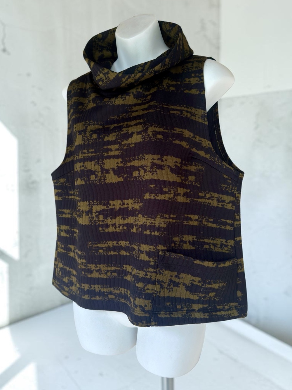 Chalet Et Cici Sleeveless Cowl Neck Knit Top in Olive Black Abstract Print Tank